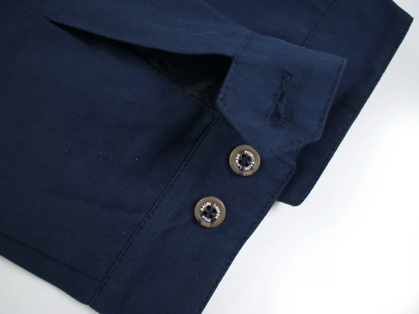 🅿️330 new model number: B129 Ralph Lauren's new 2024 classic old money style stand collar executive zipper jacket 1️⃣Selected from high-quality original developed pure cotton fabrics, with customized plaid lining inside, the overall wearing effect is very soft and comfortable, 2️⃣The workmanship details are perfectly controlled, the chest is exquisitely embroidered with small logos, and the dropped shoulders are made of splicing technology to create a unique design style that highlights your personality! The version is simple but not simple! 3️⃣ Complete with tag accessories, unisex design, and a very versatile jacket for men and women! Color: black, navy, khaki, green Size: S, M, L, XL